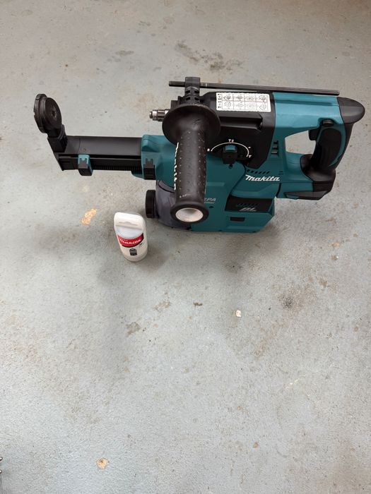 Makita DHR243 ciocan rotopercutor  cu acumulator 18 V+ aspirator