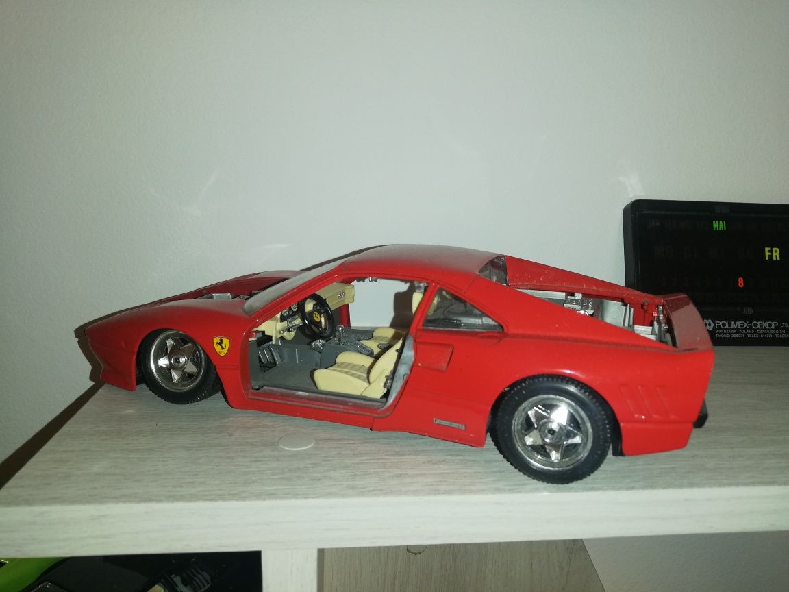 Schimb macheta ferrari 1:18 cu 1:24