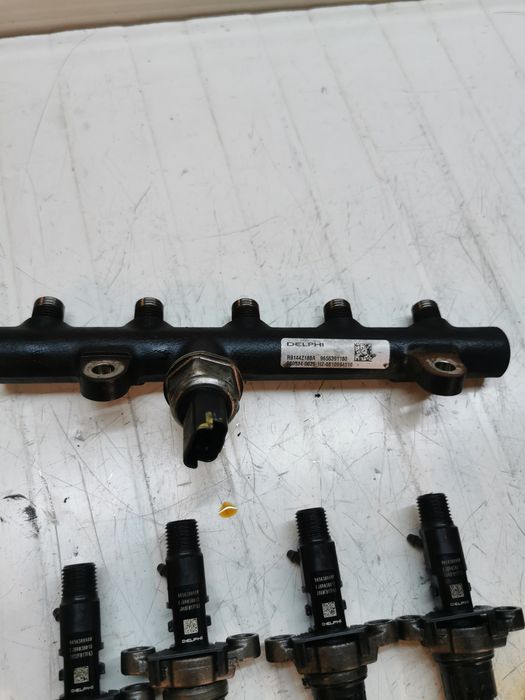Rampa injectoare senzor citroen c5 2.0hdi RHR 100lei