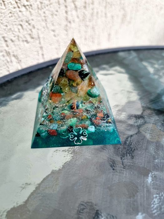 Piramida orgonica - atrage prosperitatea