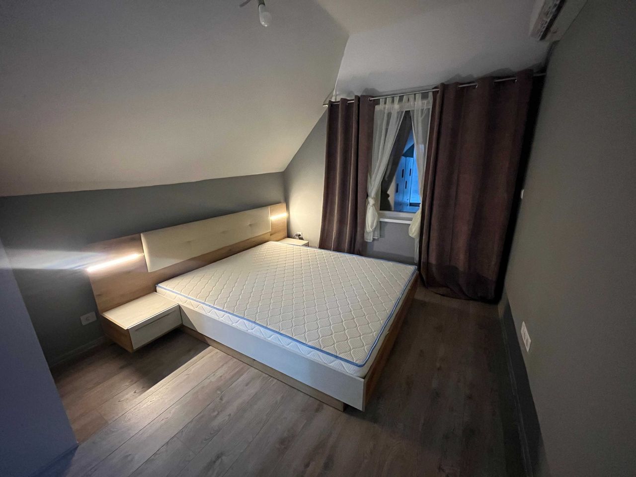 Продава се Тристаен апартамент в София, Студентски град - 92 кв.м за 3316 €/кв.м - Снимка #9