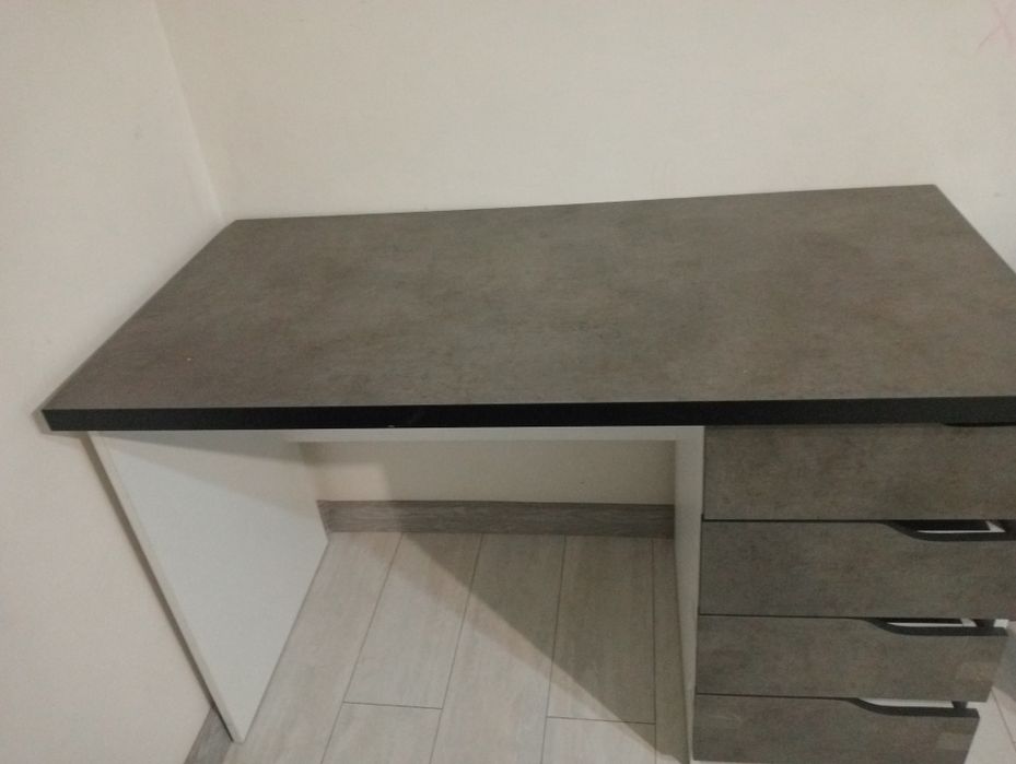 Продам б/у компьютерный стол