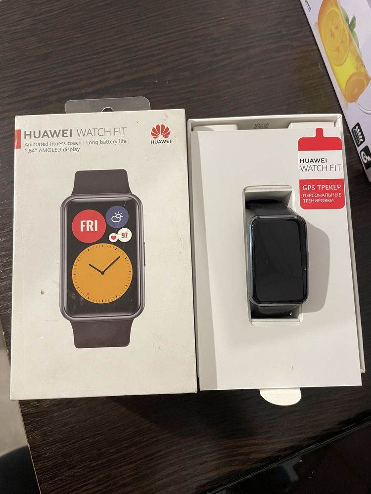 Продам часы Huawei Watch fit