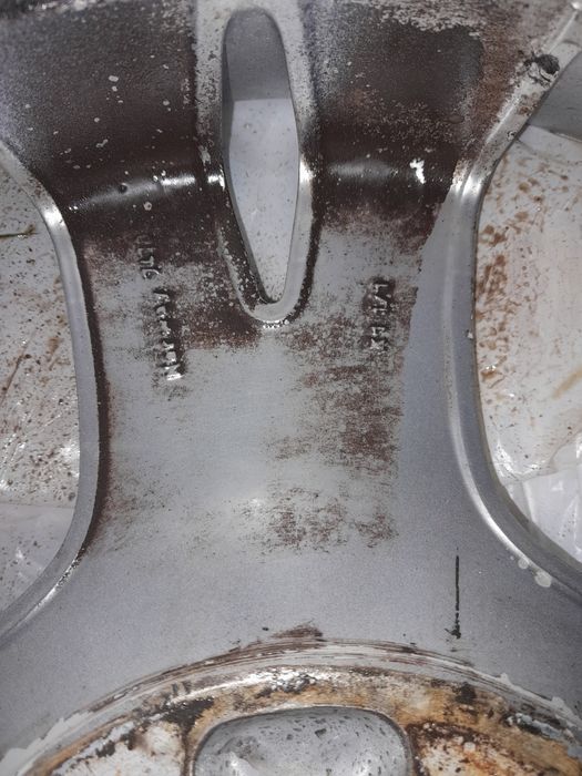 Jante Volvo,cauciucuri iarna cu cuie si jante(împreună sau separat)