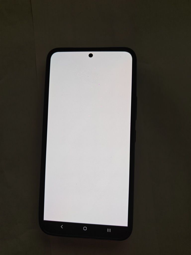 Продам Samsung S22 ( без торга )