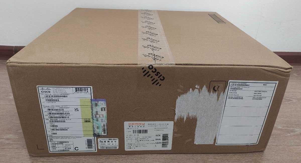 Коммутатор Cisco C9300L-24P-4G-E