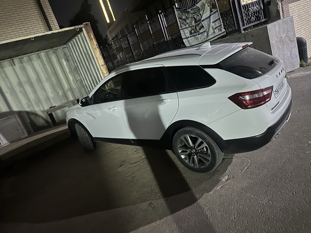 Lada vesta cros holati zor kraska toza hech qanday ishi yoq