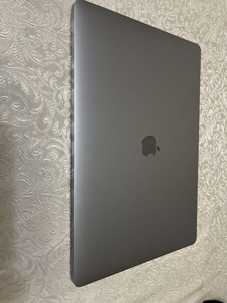 Macbook pro 16 (2019)