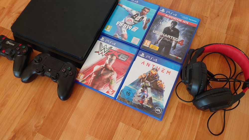 [ PS4 > PlayStation 4 Slim с 2 джойстика + 4 игри и слушалки