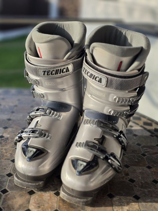 Vanz Clapari femei TECNICA (marime 25-26.5)