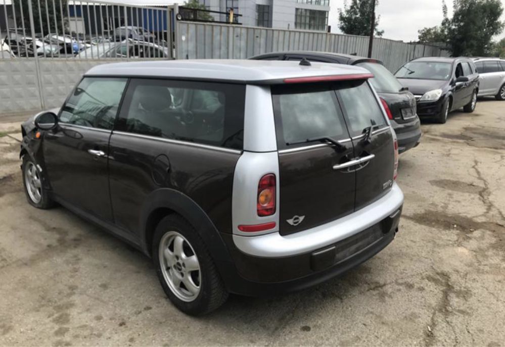 Mini Clubman на части