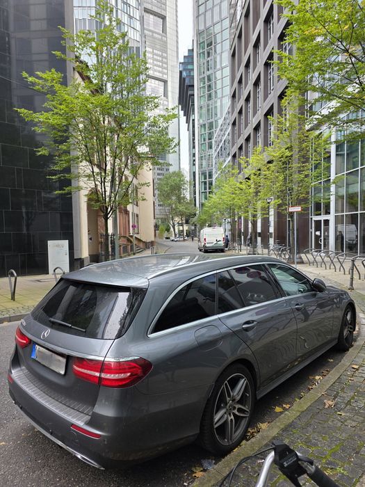 Mercedes-Benz E220d Pachet AMG