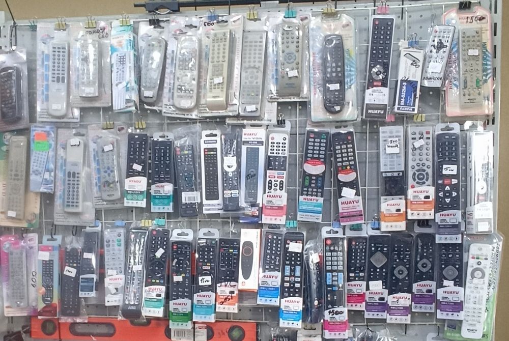 Продам Пульты на ТВ, ПРИСТАВКИ