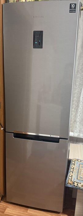 Холодильник Samsung