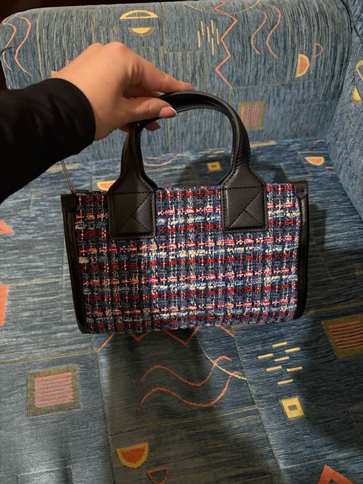 Чатна Karl Lagerfeld почти нова