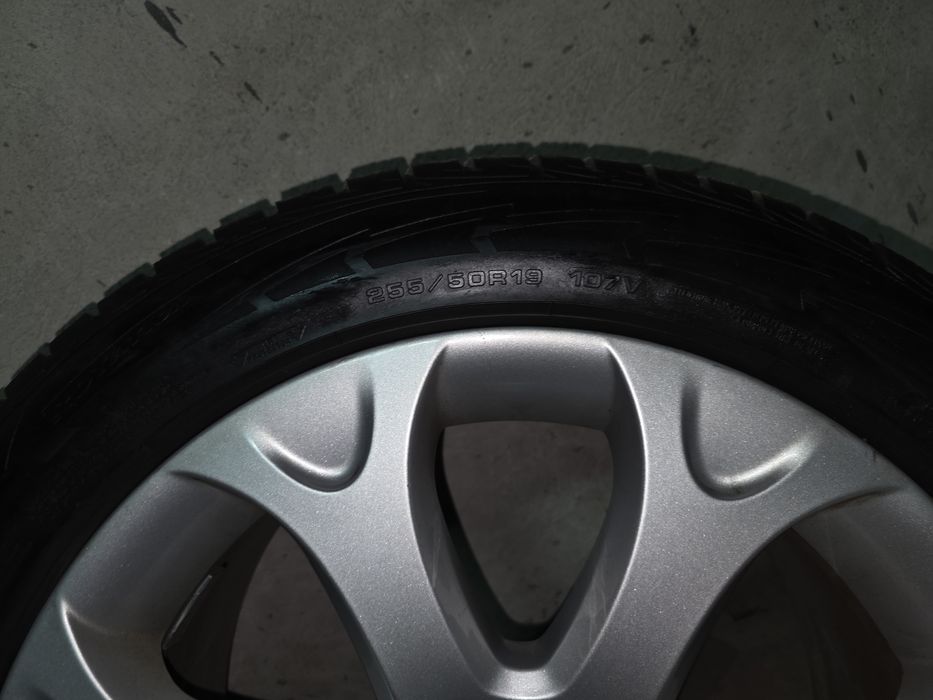 Зимни гуми Goodyear 255/50/19  с оригинални BMW джанти от Х5