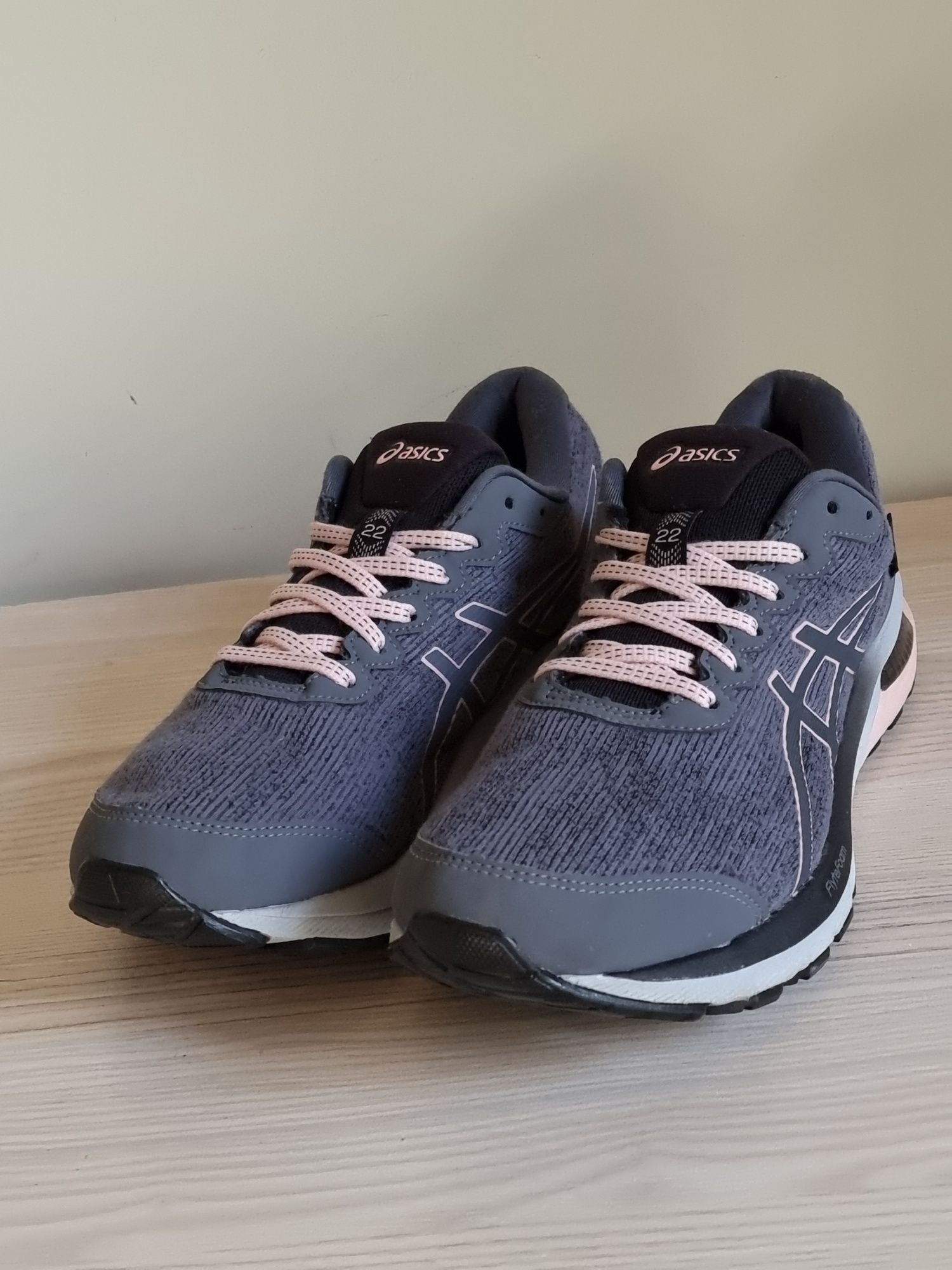 ASICS Gel-Cumulus 22 GTX спортни обувки 40,5 номер