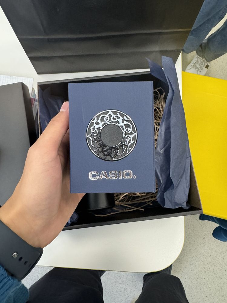 часы Casio срочно ПРОДАЕМ красивые часы