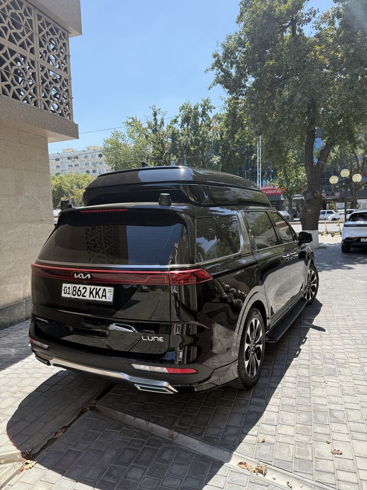 Kia Karnival Hi-limousine