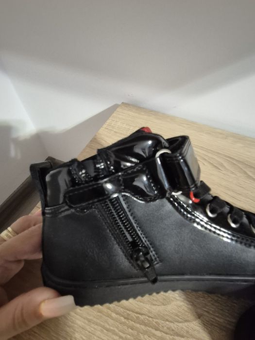 Geox marime 32 .