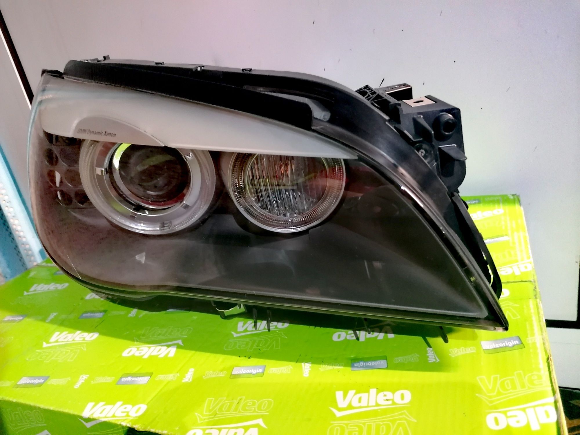 Фар Фарове за БМВ 7 Ф01 Ф02 / BMW F01 F02 Dynamic Xenon - Нов.