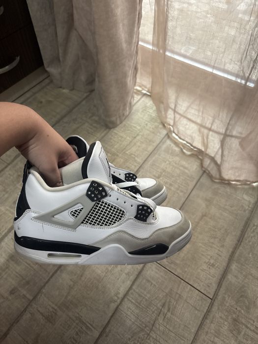 Vand jordan 4 military blk,44 fit 43