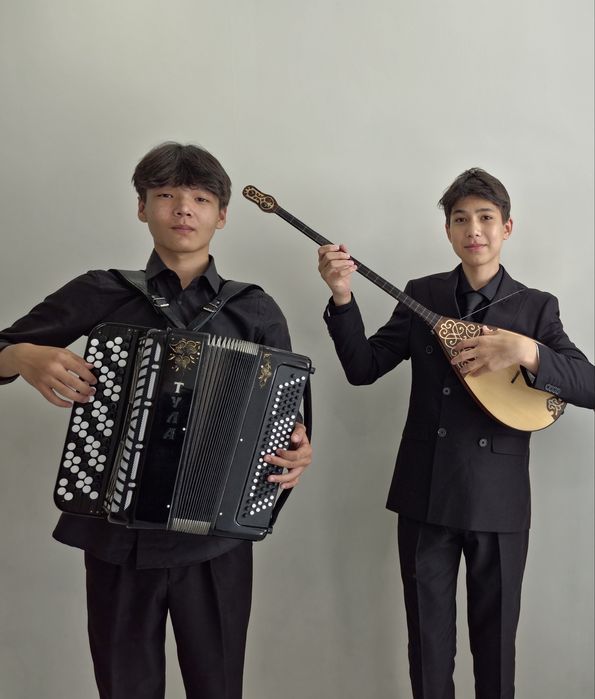 Домбыра баян гитара