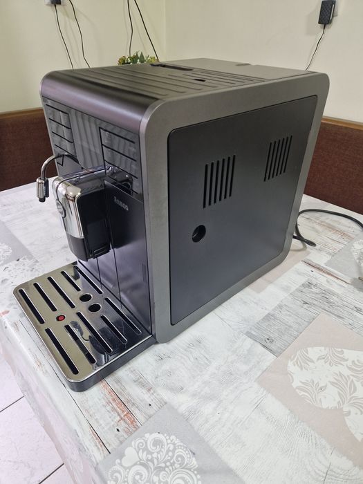 Aparat de cafea automat Saeco