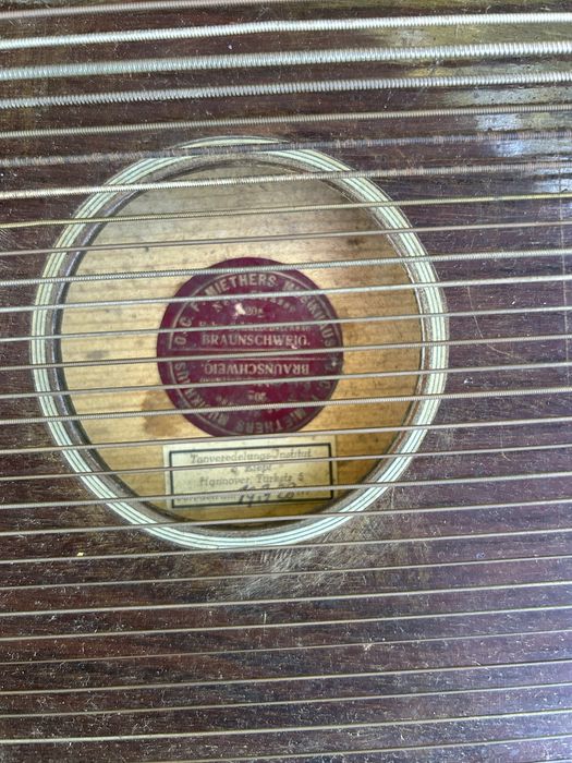 Țitera instrument muzical