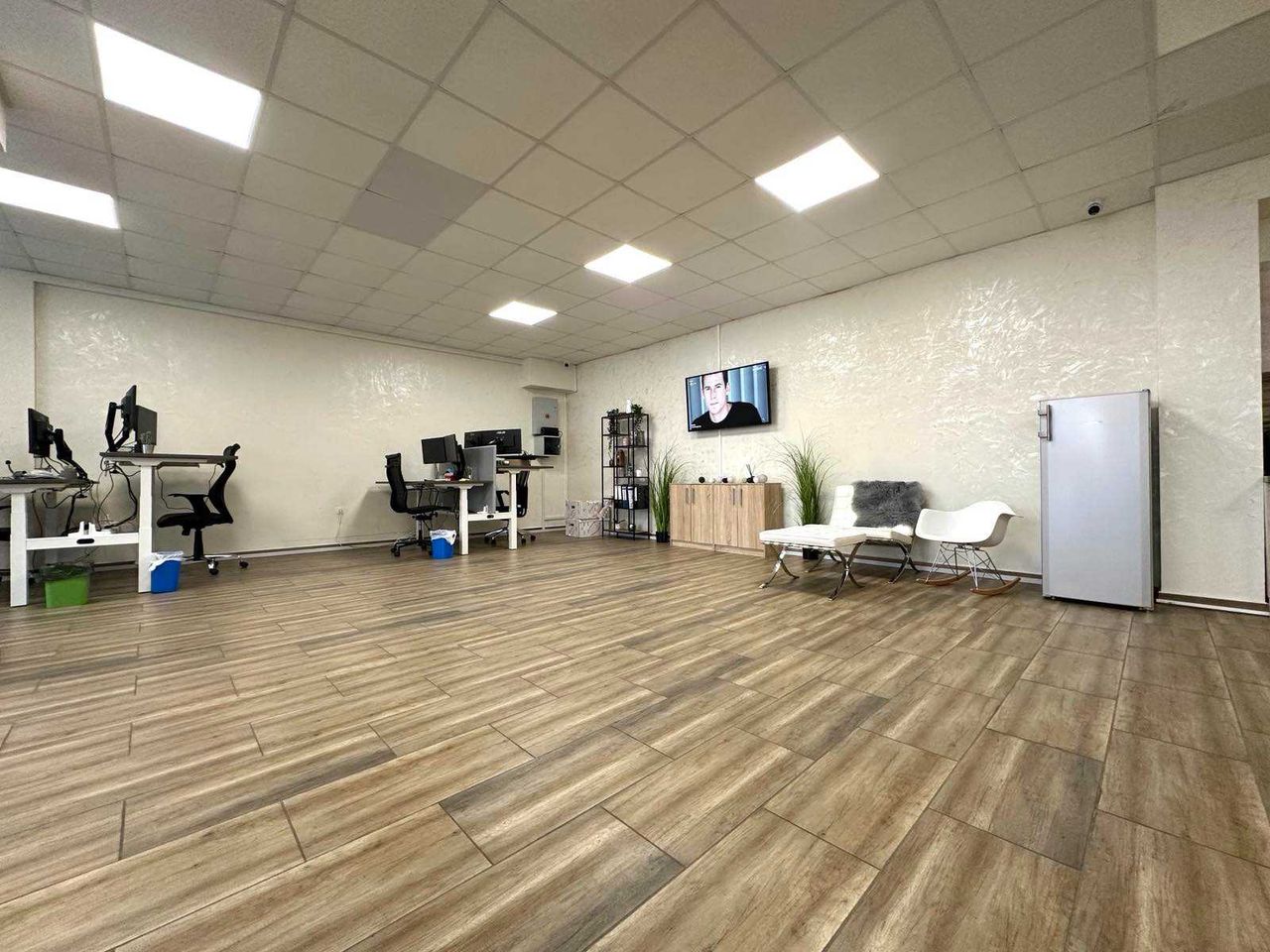 Дава се под наем Офис в Велико Търново, Колю Фичето - 150 кв.м за 765 € - Снимка #4