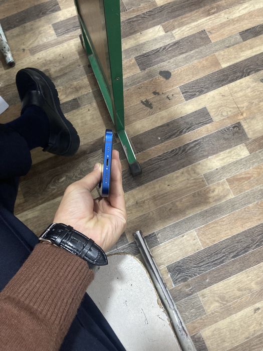 Iphone 12 aybi yoq emks 88 hotira 64 abmen benzilik skuter ga