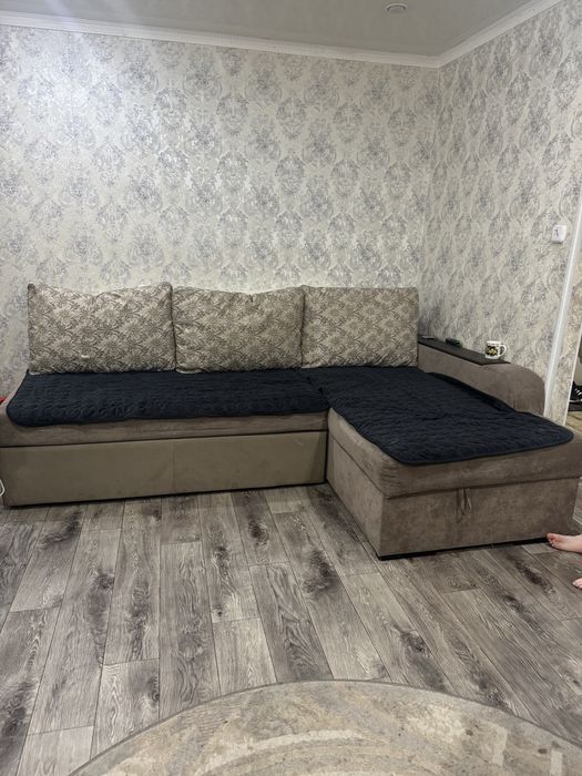 Продам угловой диван б/у