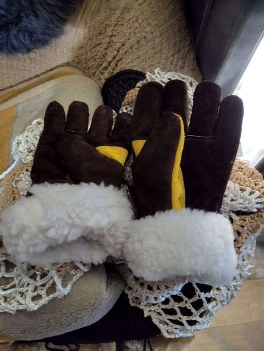 Продам рукавицы сварочные