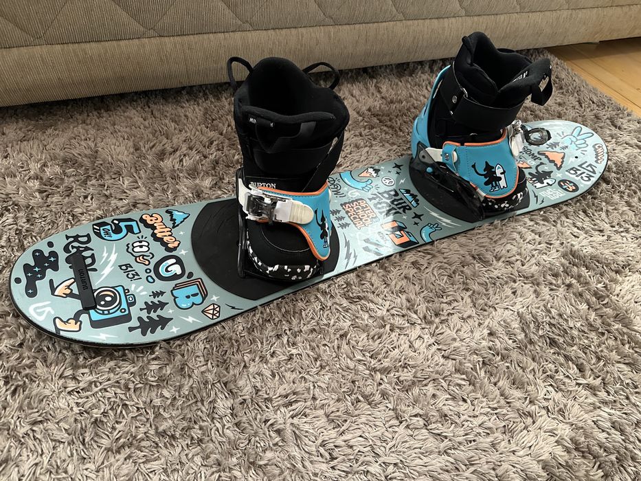 Echipament snowboard Burton pentru copii – pachet complet!
