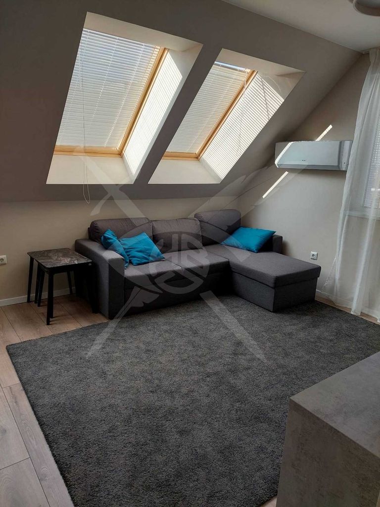 Продава се Тристаен апартамент в Варна, Базар Левски - 79 кв.м за 2406 €/кв.м - Снимка #1