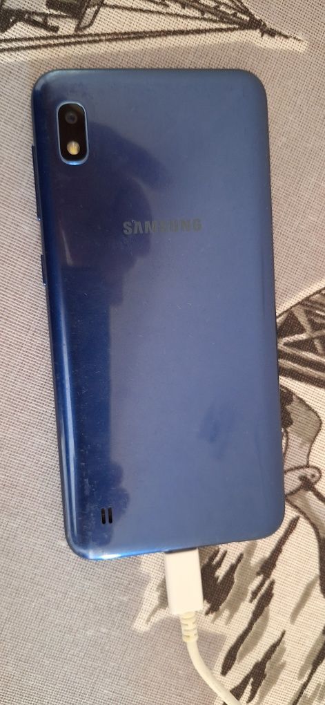 Телефон Samsung Galaxy A10