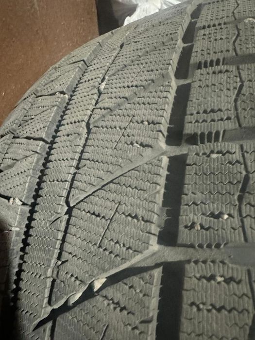 Продам б/у шины Roadx 255/40/20