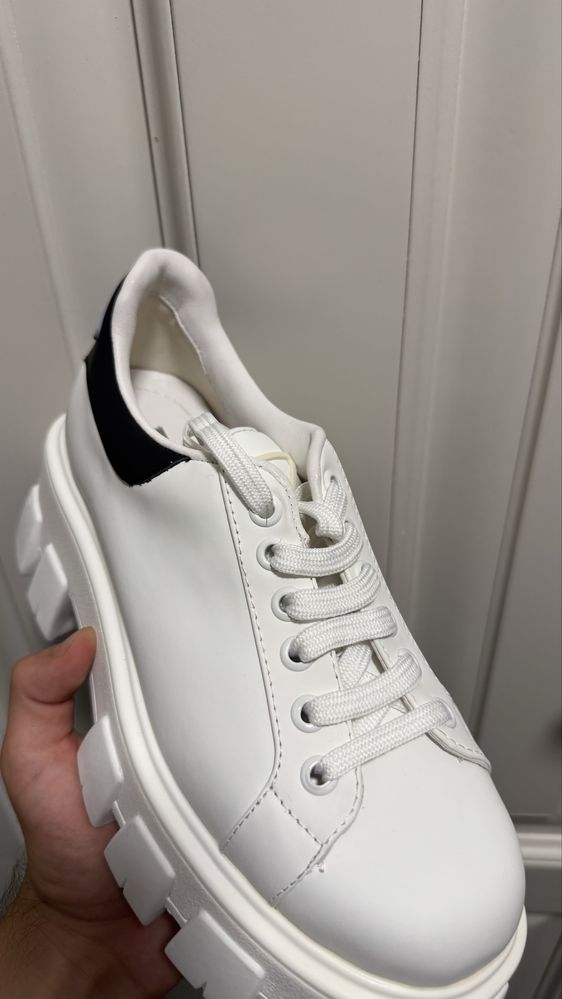 Prada sneakers 36
