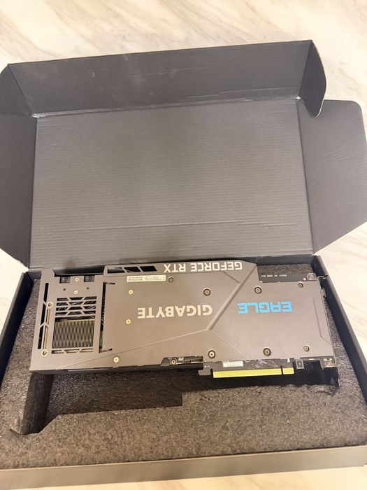 Vand placa video RTX 3080 Gigabyte 10Gb - Perfect functionala,Testata