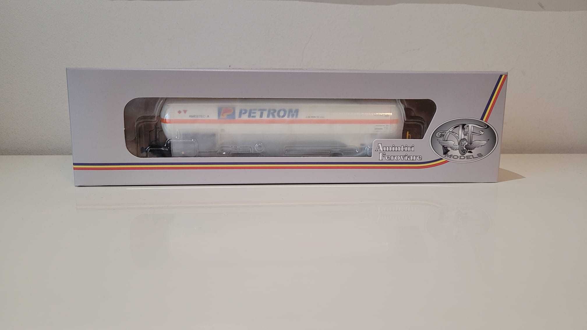 Vagoane CFR cisterna Zagkks, Petrom, HTE-001/HTE-002, H0