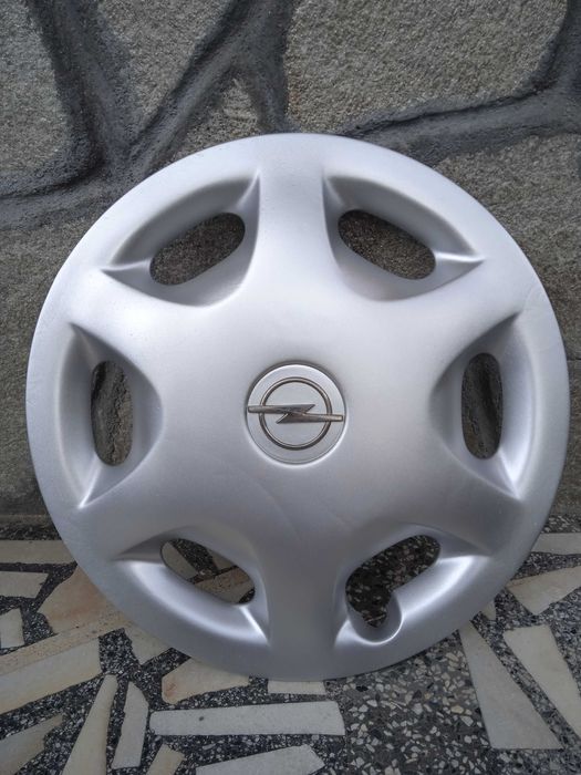 Продавам Опел/Opel Тас 15 цола 1бр. Оригинален!