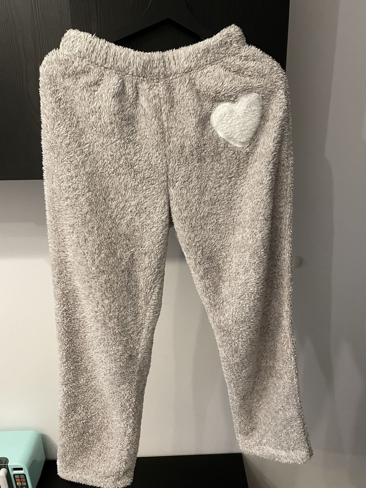 Pijama fleece oysho marimea S
