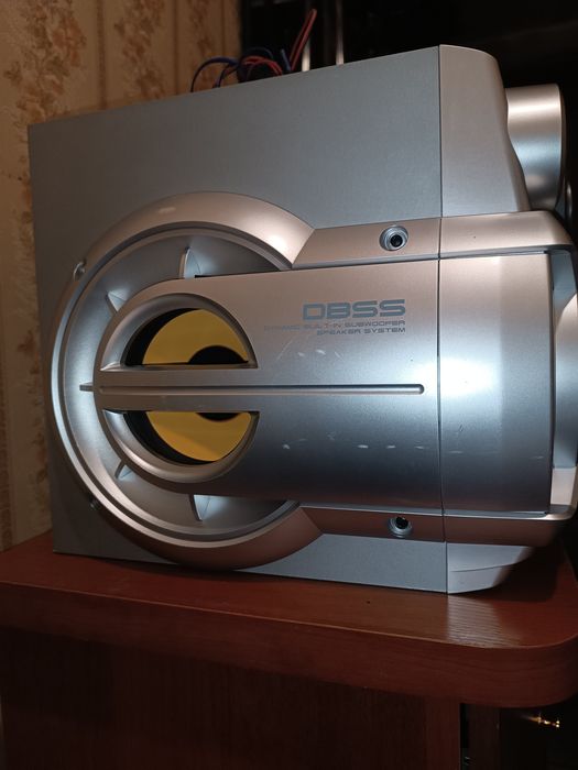 Продаю музыкальный центр SAMSUNG MAX-KJ730 в хорошем состоянии.