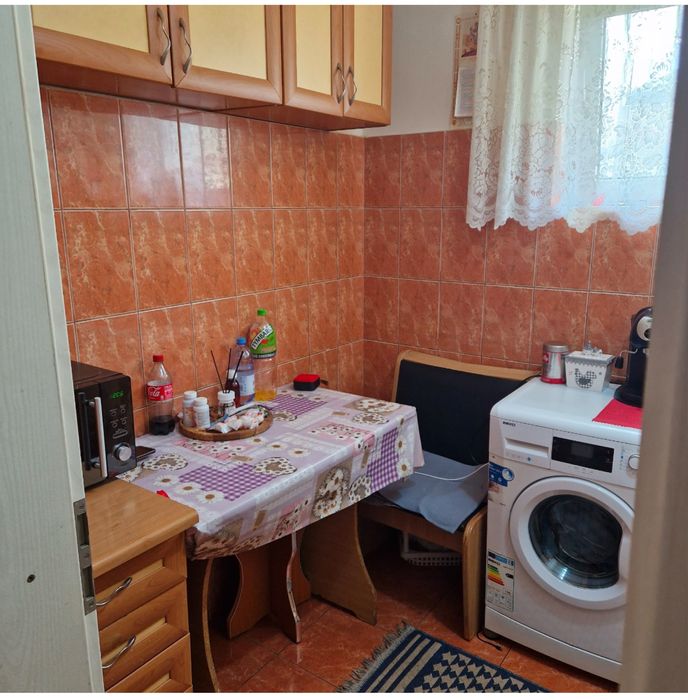 Inchiriez aparatament cu 2 camere