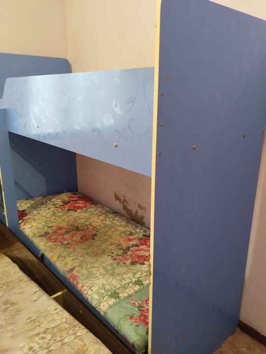 Кровать двухъярусная