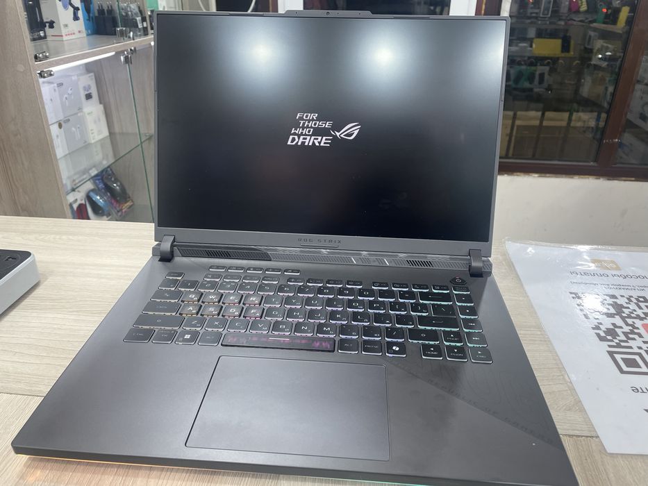 Asus rog strix r9 8940hx/rtx5070ti/32RAM DDR5