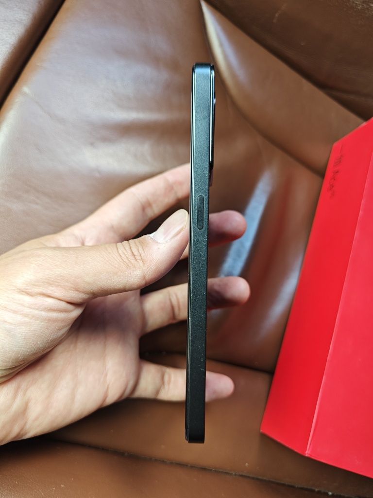OnePlus Ace/10R 5G, 8/256 gb.