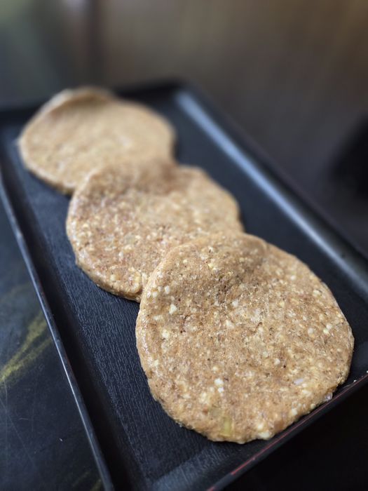 KATLET tayyor pishirilgan va hom holatida yetkazib beramiz. Нархи 6000