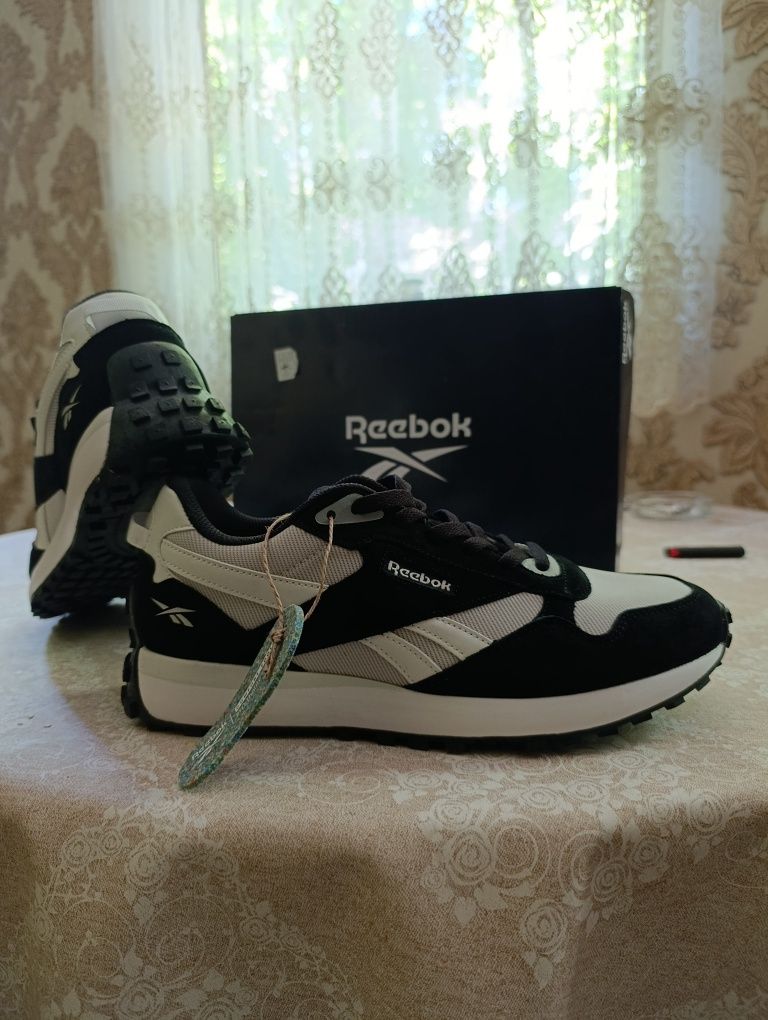 Reebok оригинальные кроссовки