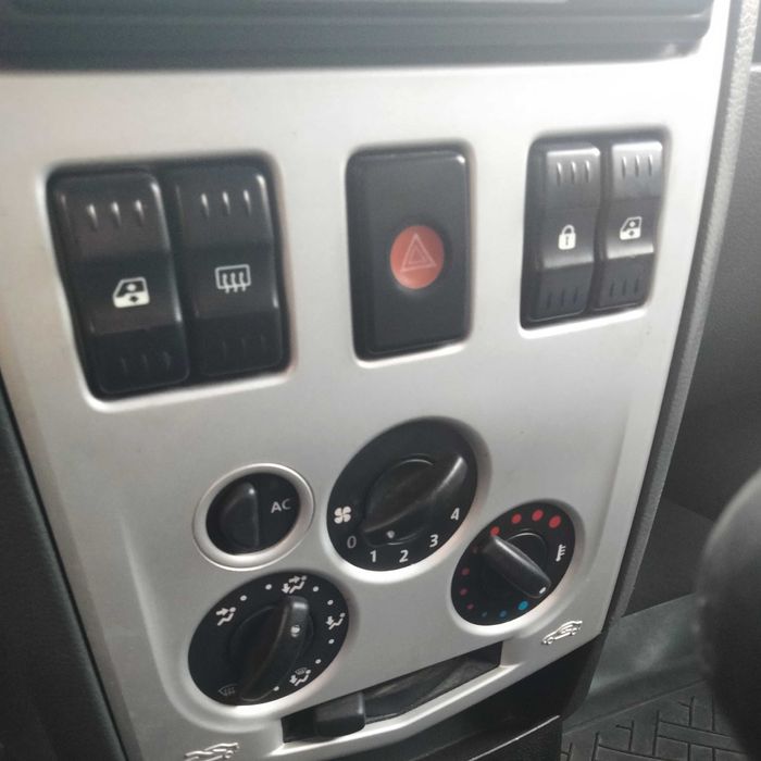 Logan Mcv 1.6 16v Gpl 105cai Ac